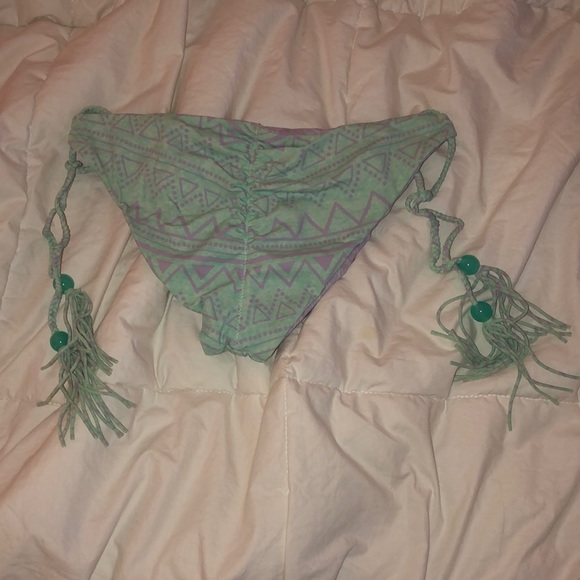 Victoria’s Secret reversible boho bikini bottoms - Picture 2 of 4